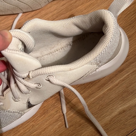 Nike cross training white womens sneakers - Picture 7 of 8